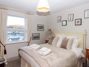 Cottage | 3 bedrooms, individually decorated, individually furnished, free WiFi - 13 Above Town (Dartmouth)