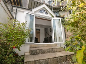 Cottage | Interior - 13 Above Town (Dartmouth)