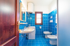 淋浴设施、坐浴桶、毛巾