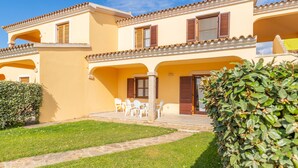 Front of property - Appartamenti Ambra a San Teodoro (San Teodoro)