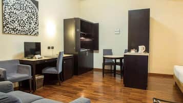 Minibar, in-room safe, individually furnished, desk