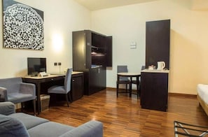 华丽开间 | 迷你吧、客房内保险箱、特色家居、办公桌