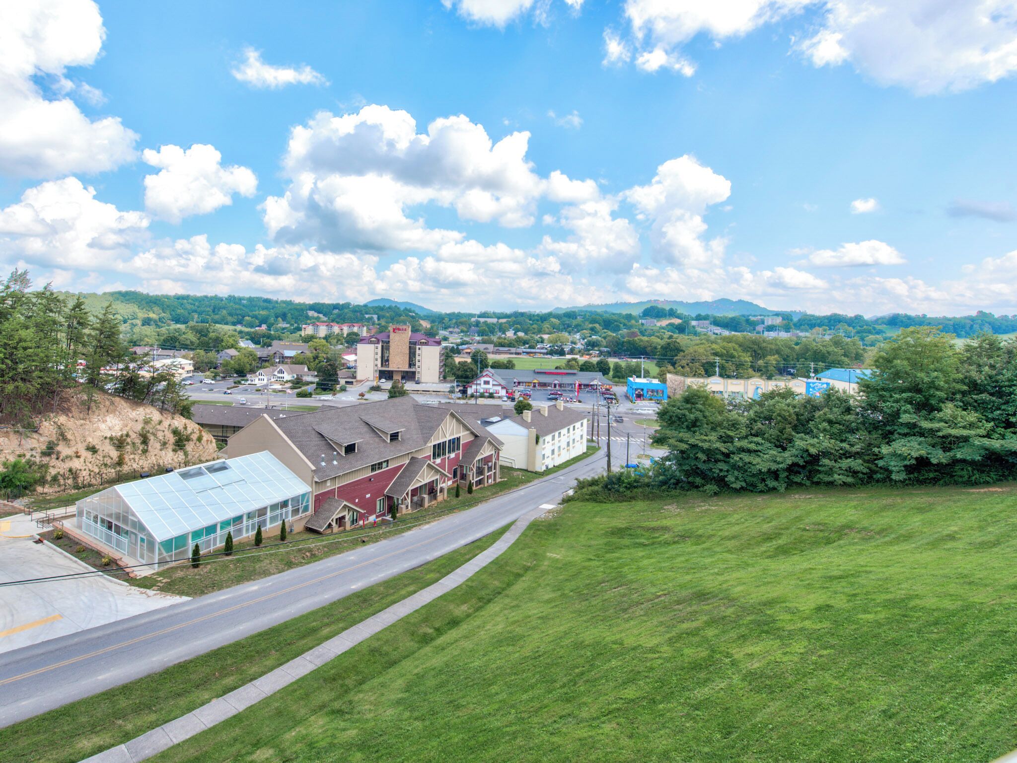 콘도, 침대(여러 개), 발코니, 산 전망 (#113 - No Pets) | 외관