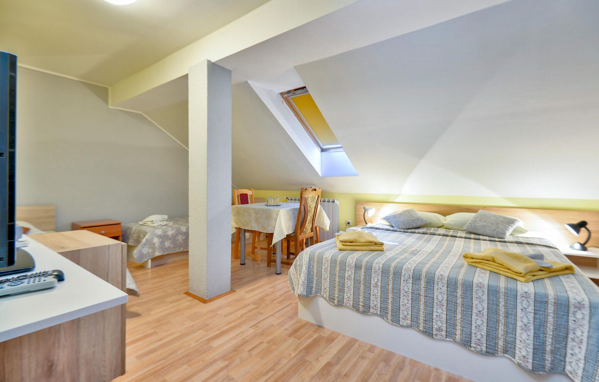 6 chambres, lit parapluie, Wi-Fi gratuit, draps fournis