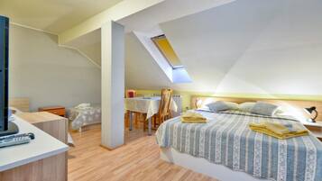 6 chambres, lit parapluie, Wi-Fi gratuit, draps fournis