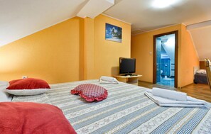 6 Schlafzimmer, Reisekinderbett, kostenloses WLAN, Bettwäsche