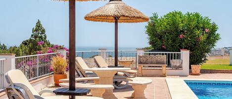 Piscine extérieure, piscine chauffée