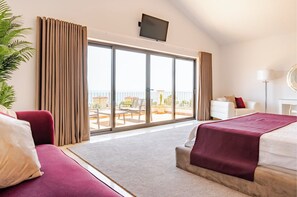 4 bedrooms, iron/ironing board, travel cot, free WiFi