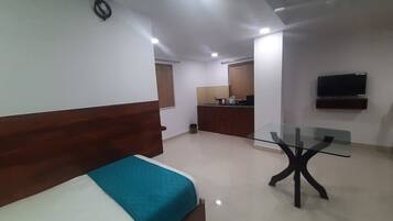 Family Studio | Free WiFi, bed sheets