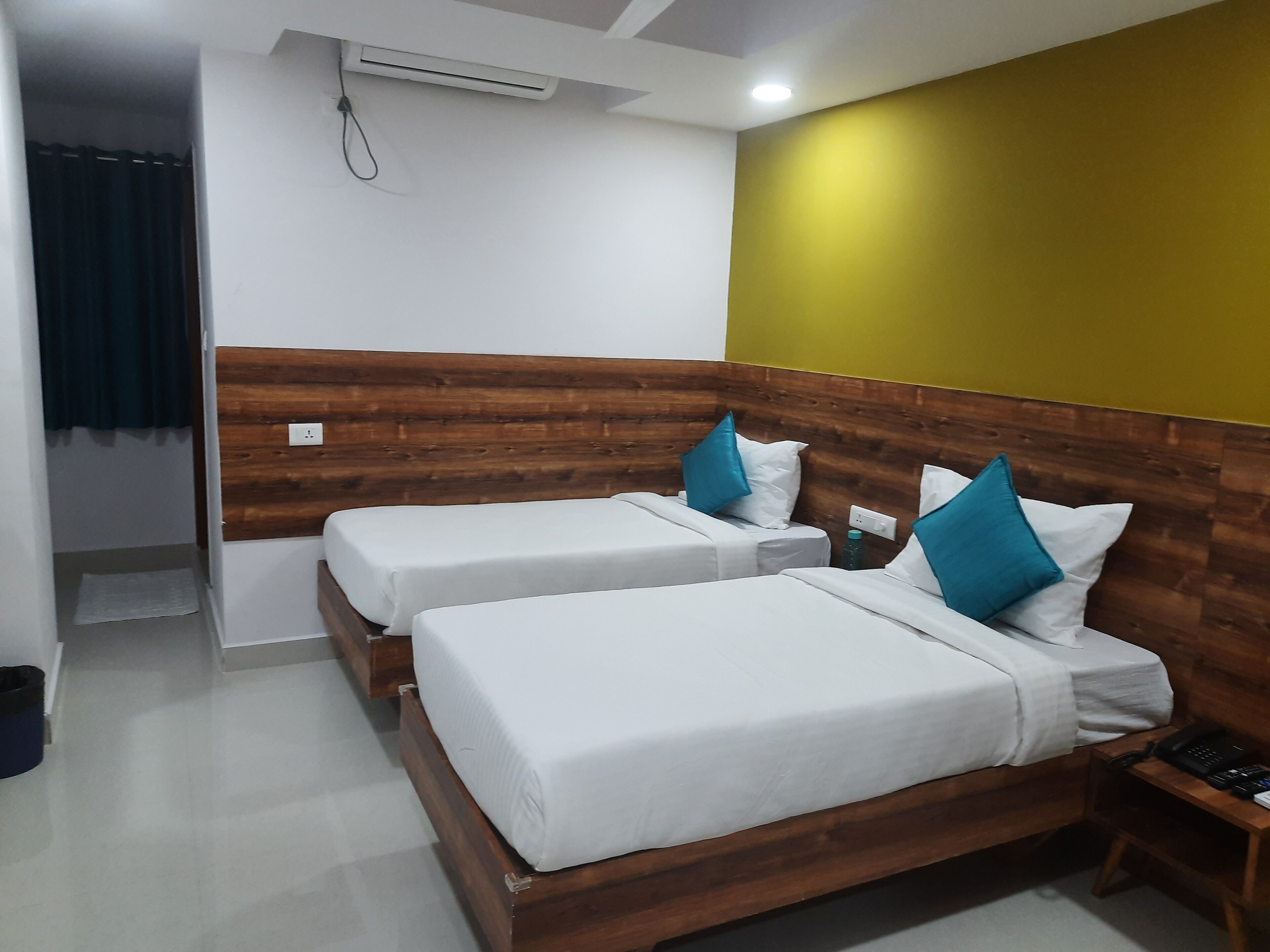 デラックス ダブルまたはツインルーム | WiFi (無料)、ベッドシーツ