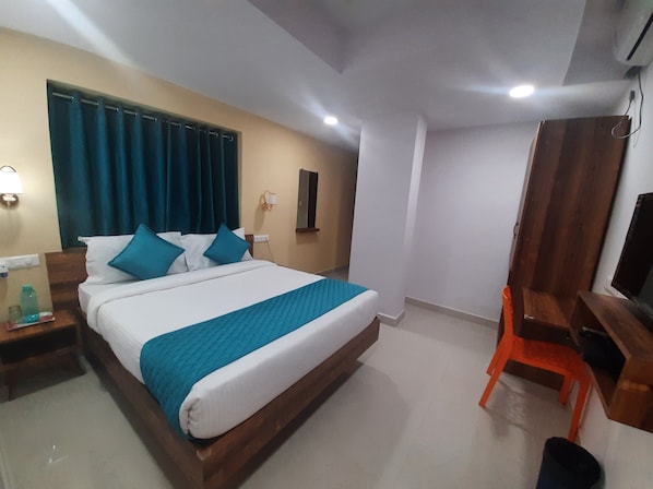 Deluxe Double or Twin Room | Free WiFi, bed sheets - Hotel Prime Jubilee (Hyderabad)