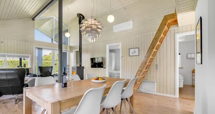 Beautiful home in Hemmet with WiFi