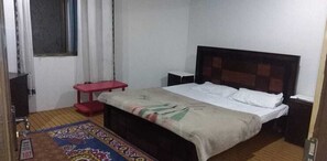 Kahden hengen deluxe-huone | Silitysrauta/-lauta, ilmainen Wi-Fi