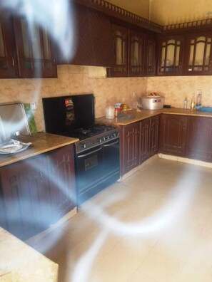 Shared kitchen - Springfield Guest House (Rawalakot)