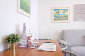 Standard Apartment, 1 Bedroom | Living area - Wine Apartments Florence Morellino (Florence)