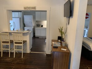 Interior - The Oyster, Large Yard for Parking, Bring Your Boats & More! (Fort Walton Beach)