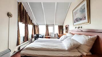 Meja kerja, setrika/meja setrika, Wi-Fi gratis, dan seprai linen