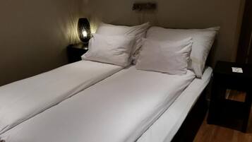 Basic Double Room | Desk, iron/ironing board, free WiFi, bed sheets
