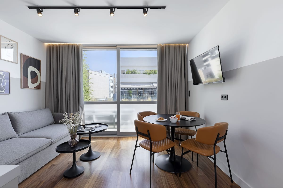 City Apartment | Living area