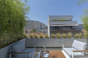 Superior Studio | Terrace/patio - The Athenians Art Apartments (Athens)