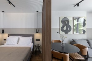Premium Suite | In-room safe, blackout curtains, soundproofing, iron/ironing board