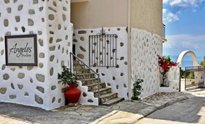 Front of property - Angelos studios (Skiathos)