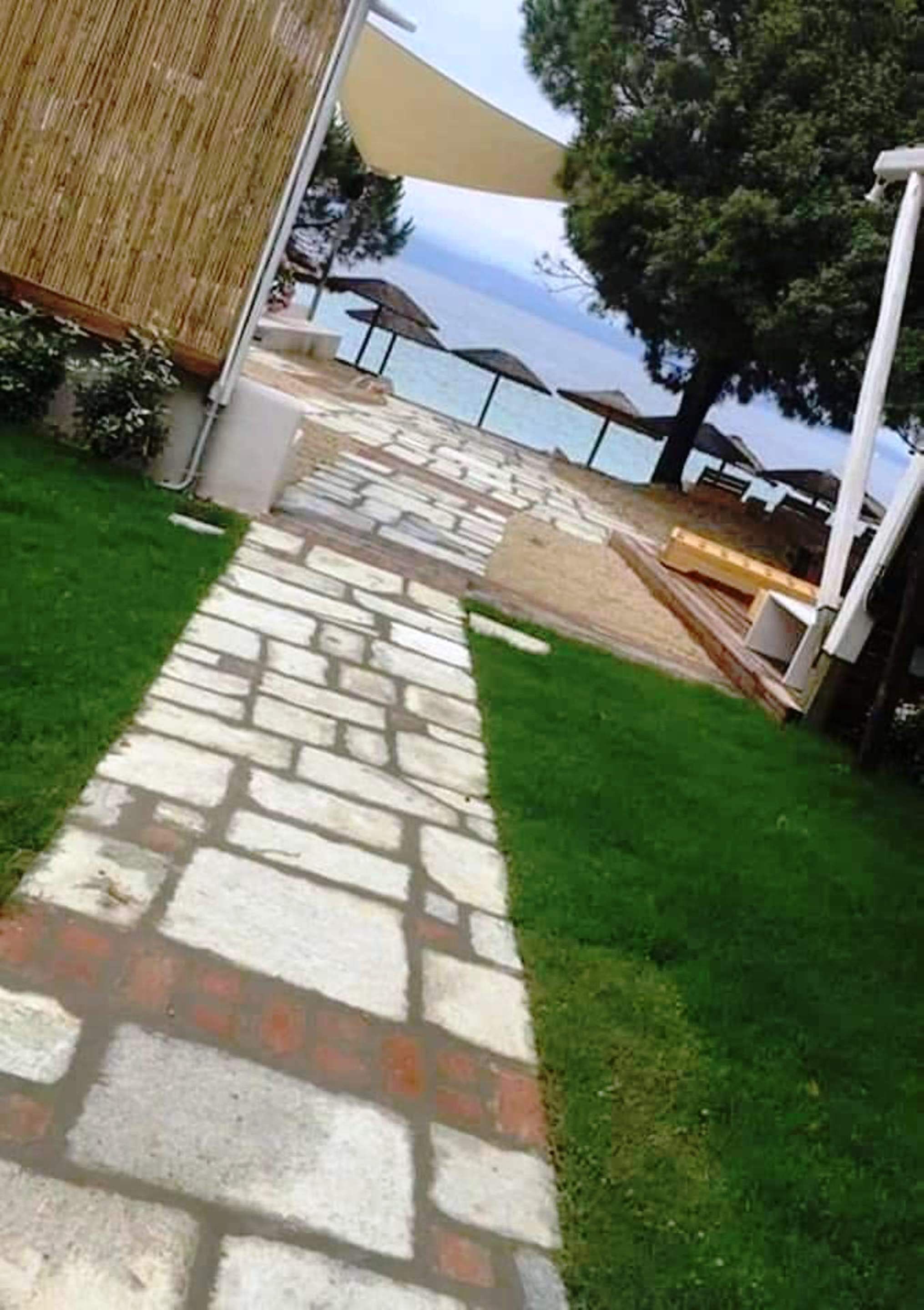 근처 해변, 일광욕 의자, 비치 파라솔, 비치 바