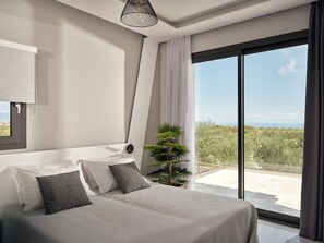 3 soverom, safe på rommet, strykejern/-brett og reiseseng for barn