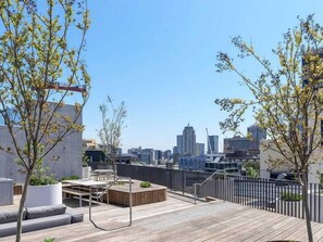 Rooftop terrace - The Surry Apartments by Urban Rest (Surry Hills)