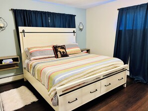 4 bedrooms, desk, iron/ironing board, travel crib