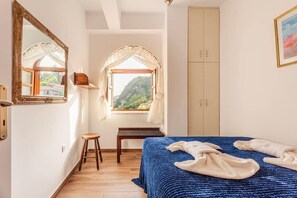 3 bedrooms, iron/ironing board, travel cot, WiFi - Stemnitsa Stone Residence - Cosy Mountain Escape (Stemnitsa)