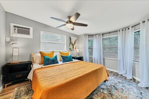 3 bedrooms, desk, iron/ironing board, free WiFi