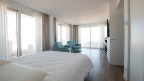 Frette Italian sheets, premium bedding, down comforters, minibar - Rodi Resort (Rodi Garganico)