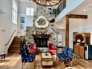 Interior - Fabulous 4BDR that sleeps 12 Cottage with Game Room in Stormy Point Village. (Branson)