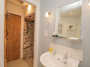 Cottage | Bathroom | Shower