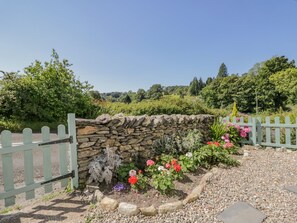 Cottage | Property grounds - 1 Sunny Point Cottages (Kendal)