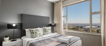 Spacious and Elegant 2 Bedroom Apartment