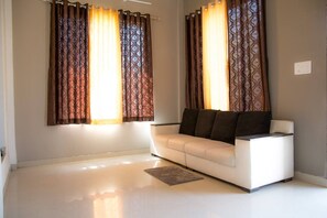 Living area - Premium 3BHK villa, Splash-pool nr Pune / Lonavla (Talegaon Dabhade)