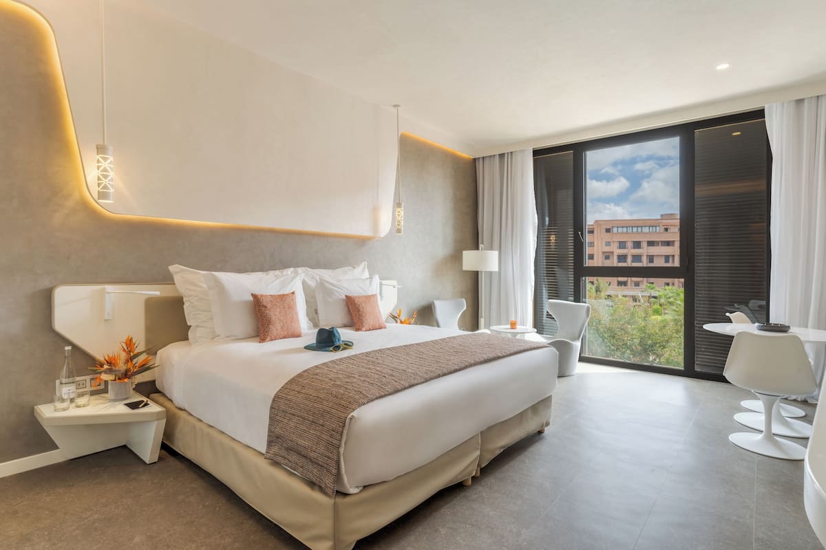 Standard Twin Room (CR7 Room) | 1 bilik tidur, bar mini, meja, dihias secara berasingan 