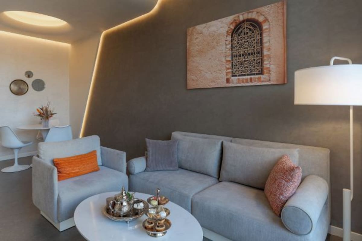 Téléviseur à écran plat de 49 po avec télévision par câble, téléviseur