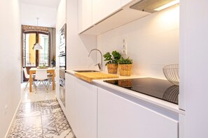 Refrigerador, microondas, horno y lavavajillas 