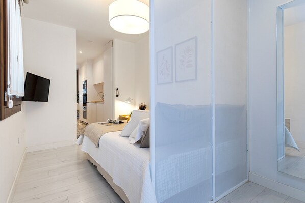 1 bedroom, iron/ironing board, WiFi, bed sheets