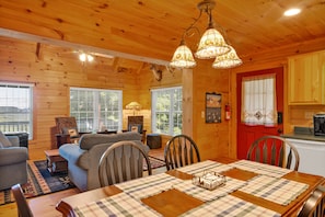 Interior - Long Mtn. Views - Covered Porch - Rockers - Fire Pit - Gated - Clean - 5 Stars! (Waynesville)