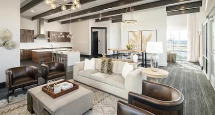 Family Friendly Beach Theme with Hot Tub!