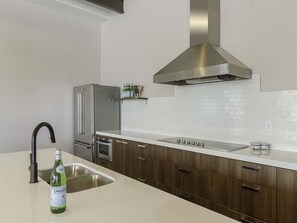 Fridge, microwave, oven, stovetop - Family Friendly Beach Theme with Hot Tub! (Draper)
