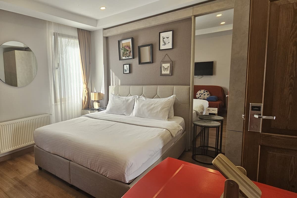 Ropa de cama de alta calidad y minibar