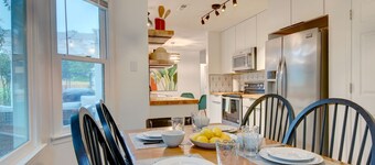 Scandi-Chic Retreat in Madison-Pets stay free!