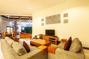 TV, DVD player - Superb architect-designed villa ideally located in the heart of Seminyak  (Seminyak)