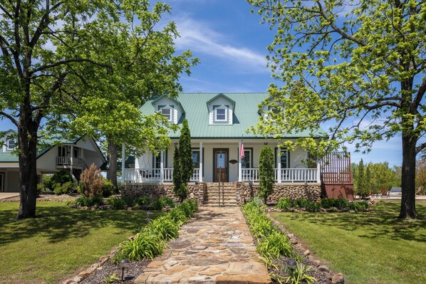 Exterior - Ouachita Mountains Luxury Retreat on 40+ acres with Pool, Hot Tub, WiFi (Oden)