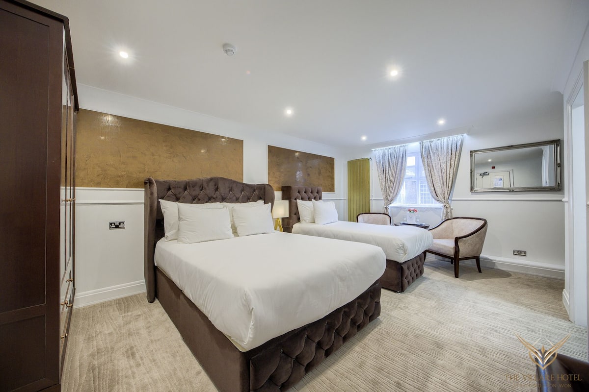 Desk, free WiFi, bed sheets